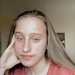 Meet your Posher, Caroline